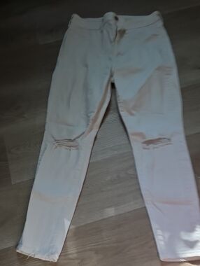 American Eagle Outfitters White Distressed Jeggings